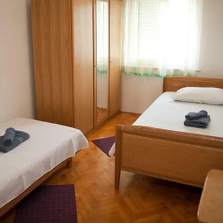 Ana Apartment *
