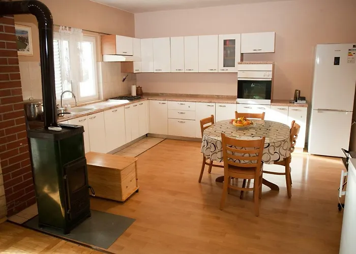 Ana Apartman *